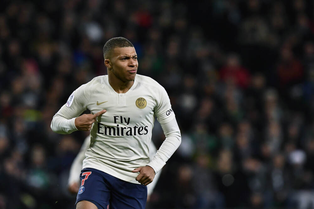 猛涨1000万！21岁尼科·帕斯现身价6500万欧，赛季目前5球5助